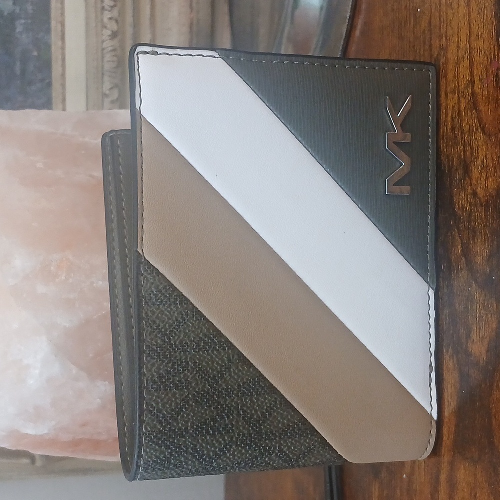 Like New! Michael Kors Men's Bifold Wallet - Olive, Tan, and White - Picture 3 of 10